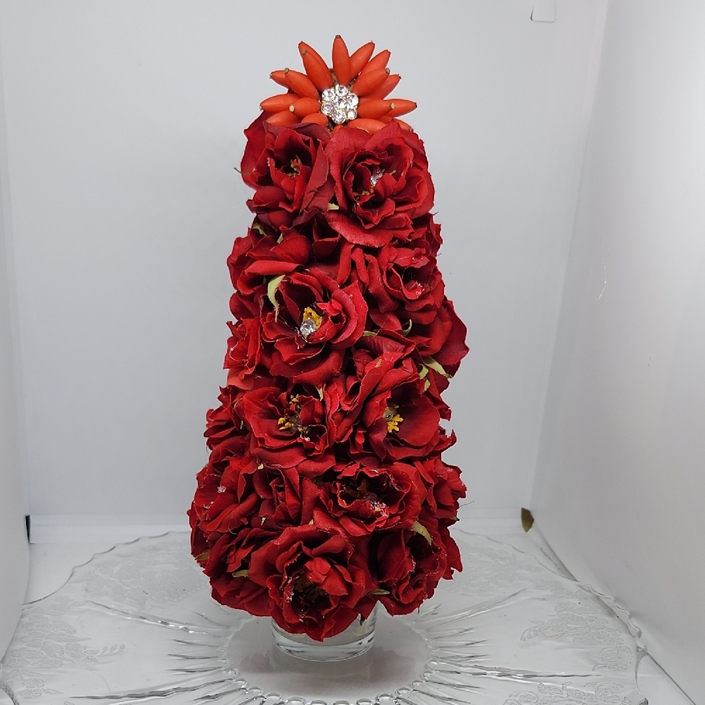 Elegant Red Floral Home Accent Christmas Tree Decor